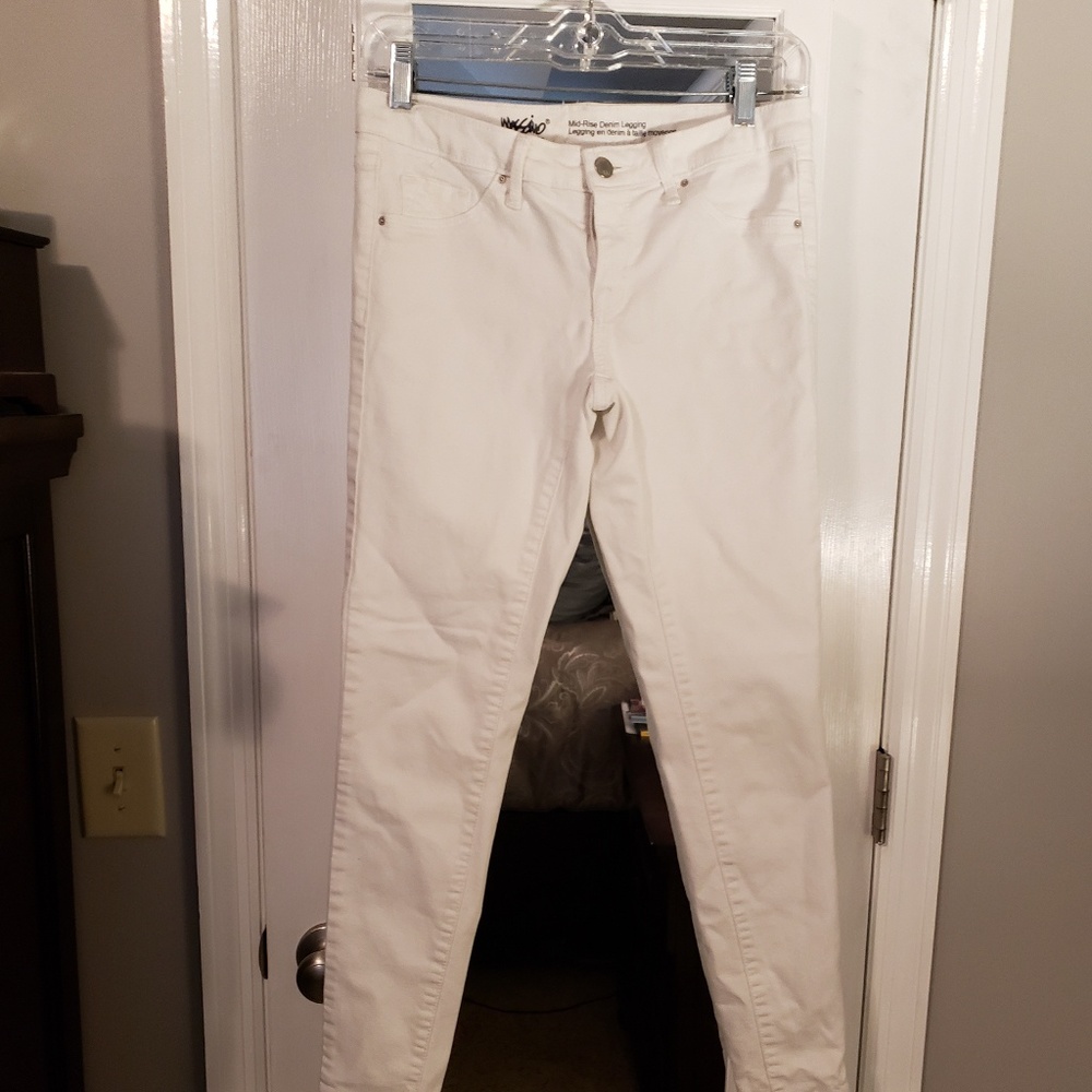 White jeggings